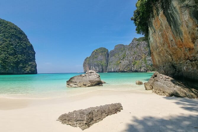Phi Phi Islands Exclusive Tour by Speedboat from Koh Yao Yai - A speedboat day from Koh Yao Yai that stays personal