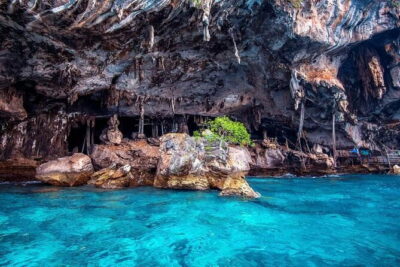Phi Phi Islands Speedboat Tour: Khai & Maya - On the speedboat: comfort, safety, and how “small group” may feel