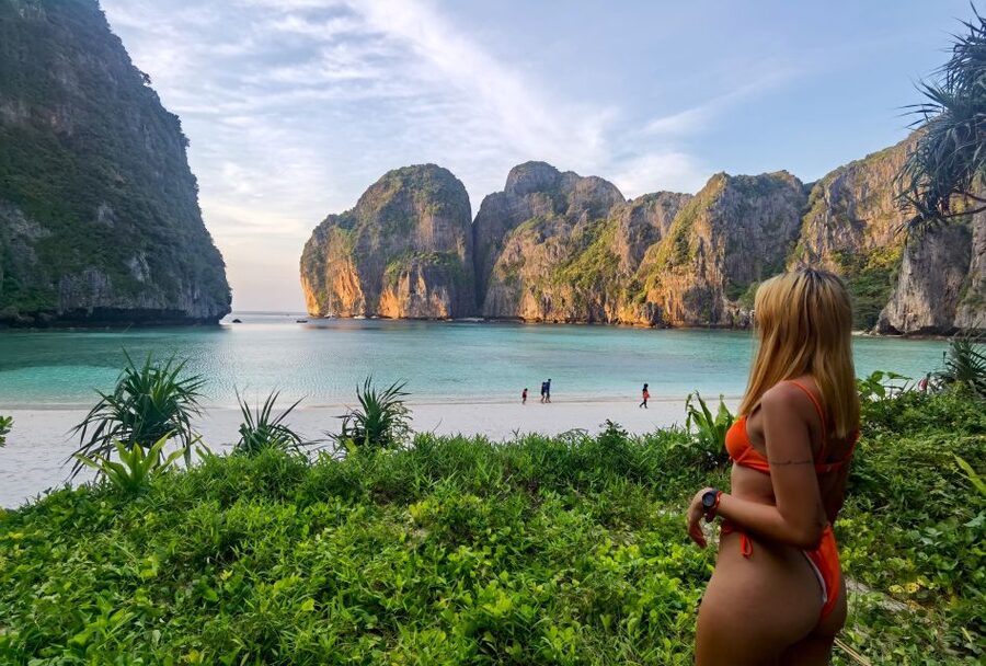 Phi Phi: Morning Speedboat Tour to Maya Bay with Snorkel - Sunrise timing that actually changes the trip