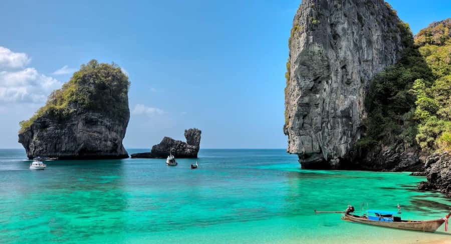 Phi Phi: Sunrise & Beat The Crowds to Maya Bay by Speedboat - Price and what you’re really paying for at $76