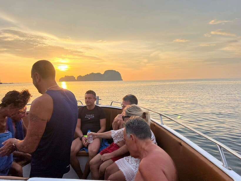 Phi Phi: Sunset and Plankton by Speed Boat with Snorkeling - Getting to McDonald’s PP Island Krabi and choosing the right boat operator