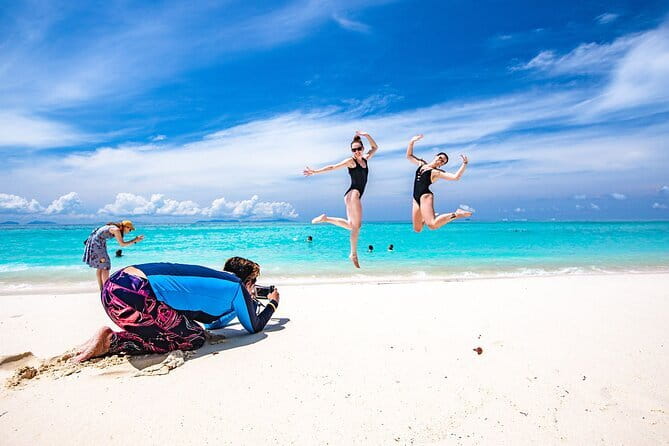 Phi Phi with Maya and Bamboo Island Day Trip by Speedboat - Ko Phi Phi Don lunch on the island: when the day slows down