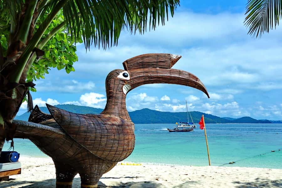 Phuket: Banana Beach Speedboat Island Experience with Lunch - Beach comfort: chairs, shelters, and the “small beach” reality