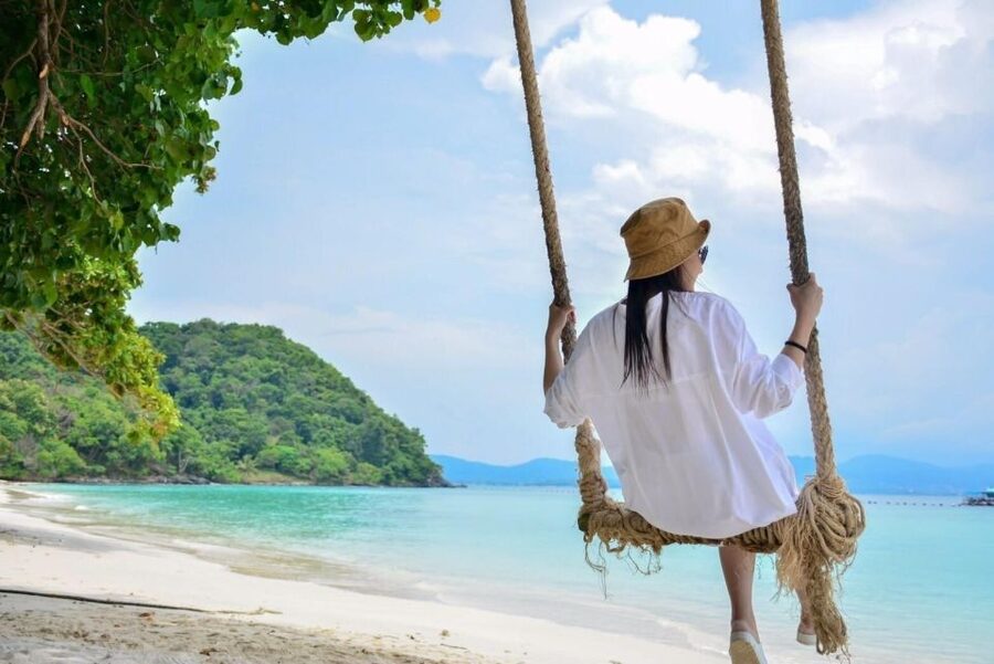 Phuket: Coral Island Day Tour by Speedboat - Arrival on Coral Island: Beaches, Timing, and What to Expect on the Ground