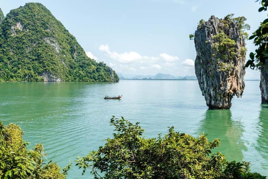 Phuket: James Bond 5 Islands Speedboat Tour with Lunch - Phang Nga Bay in One Day: What This Speedboat Tour Gets Right