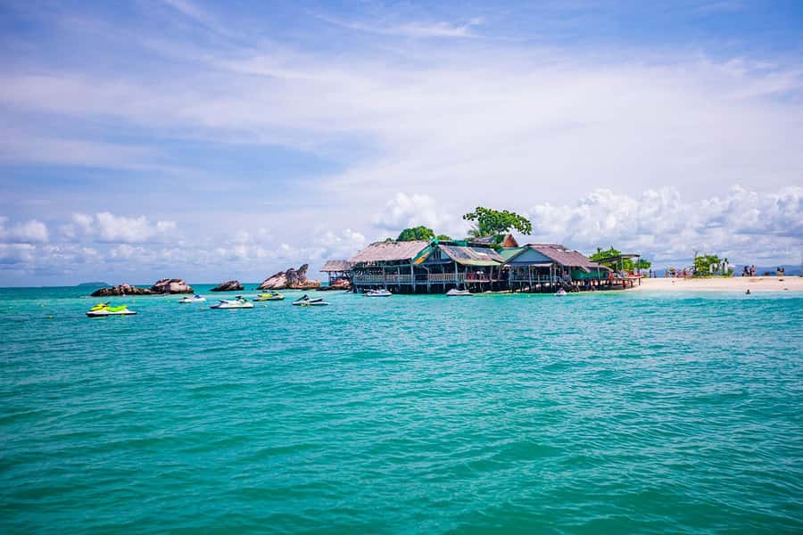 Phuket: James Bond and Khai Islands Day Trip by Speedboat - The speedboat ride into Phang Nga Bay: fast views, windy faces