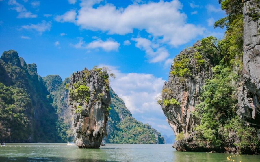 Phuket: James Bond and Laem Haad Beach by Speedboat - Phang Nga Bay Icons: James Bond Island and Phing Kan Cave