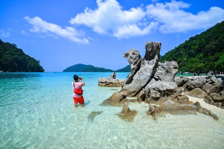 Phuket/Khao Lak: Speedboat Snorkeling Trip to Surin Islands - Mai Ngam Beach: lunch, rest, and a walking option