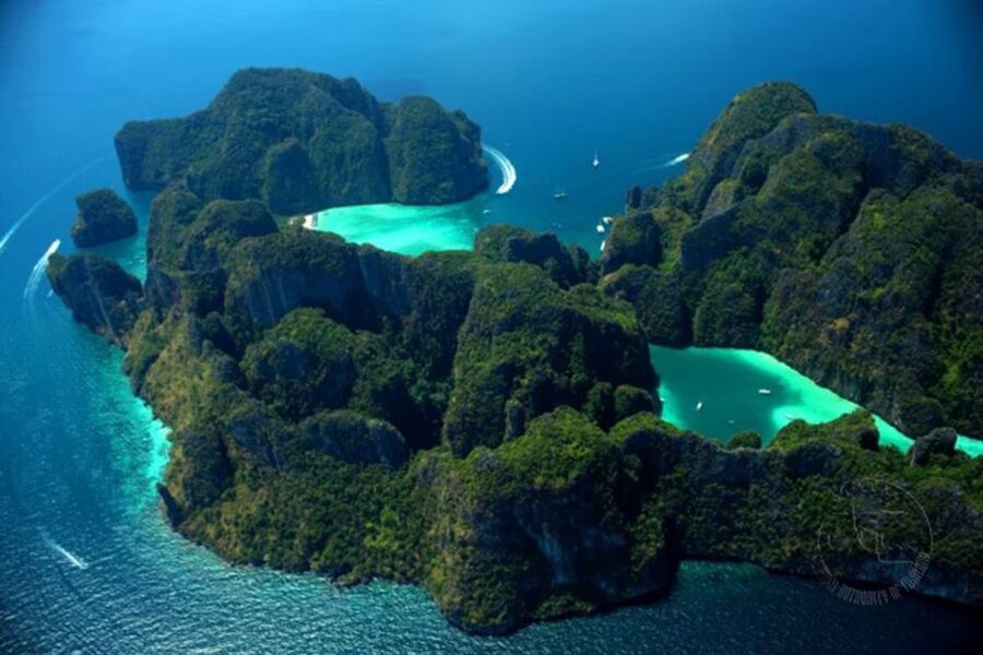 Phuket: Phi Phi & Khai Island Private Speedboat Charter Tour - Beach lunch and downtime: How to use the midday break well