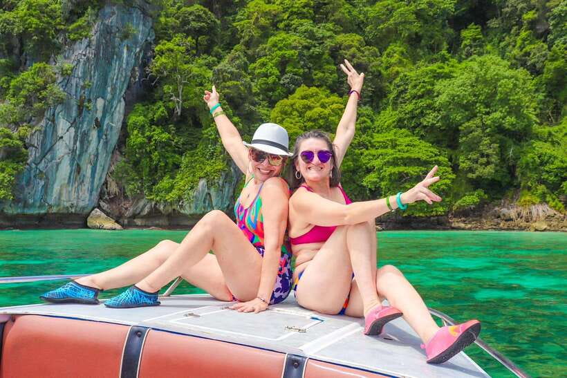 Phuket: PhiPhi, Maya Bay & Khai Island Day Tour with Lunch - Lunch on Phi Phi Don: Buffet, Options, and a Quick Island Stroll