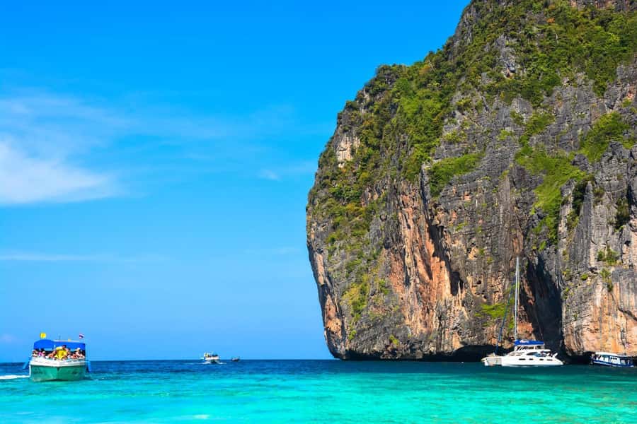 Phuket: Speedboat Day Trip to Phi Phi and Maya Bay - The full day flow: long Ko Phi Phi Le time plus quick hits at the bays