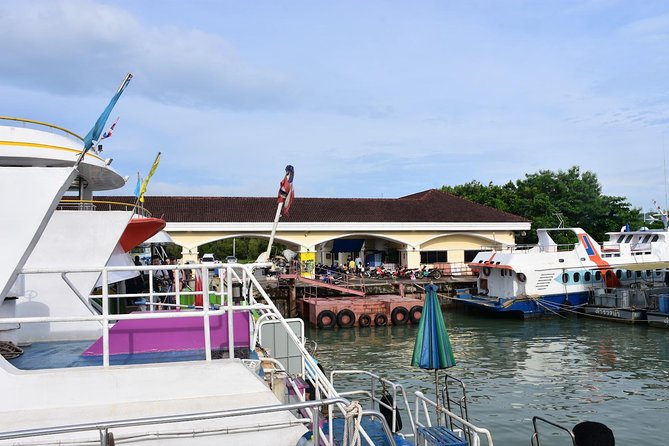 Phuket to Koh Lanta by Satun Pakbara Speed Boat - Pickup in Phuket: where the minivan will actually find you