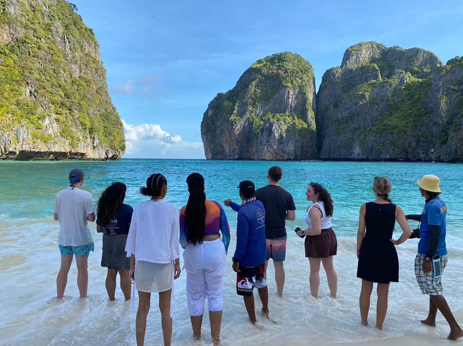 Phuket to Phi Phi Full-Day Luxury Speed Boat Charter - Food, drinks, and service that make the boat day feel complete