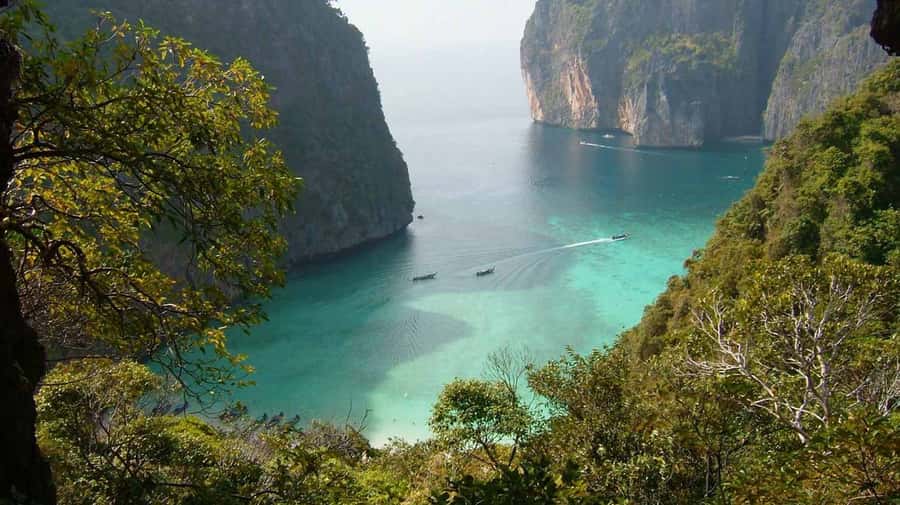Phuket to Phi Phi Full-Day Luxury Speed Boat Charter - Maya Bay at its best: walk there early, or view it late