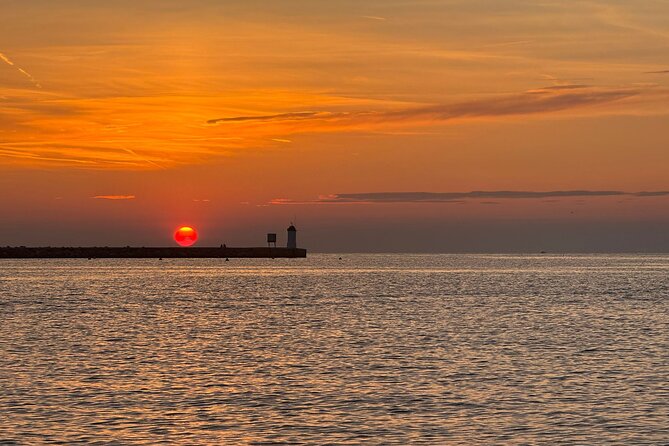 Porec Sunset Shared Cruise on Speedboat with Dolphin Sightseeing - A 90-Minute Sunset Mission for Dolphin Watching in Poreč