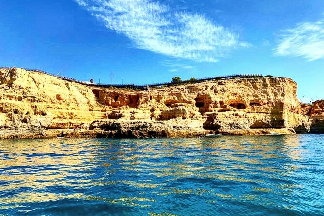 Portimão: Benagil Caves Speedboat Tour - The captain and guide show: what actually boosts the experience