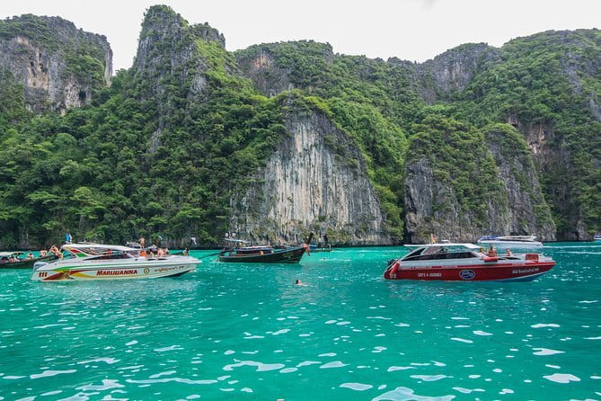 Premium Speedboat Tour: James Bond Island, Phuket - The floating village stop: browsing without feeling rushed