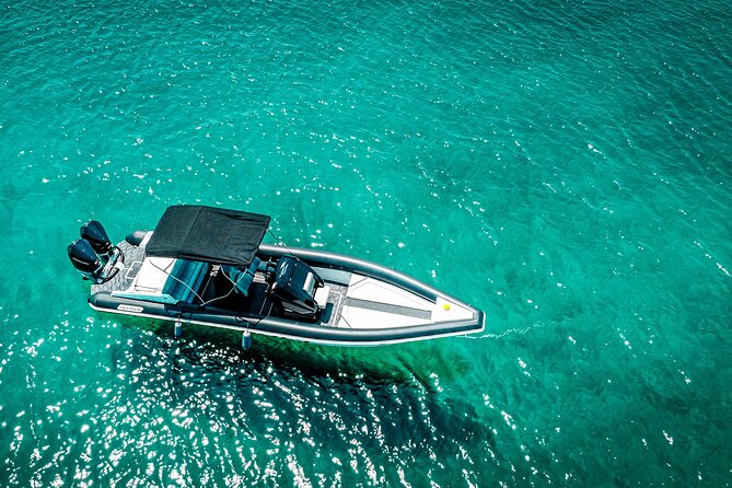 Private Cruise with Speedboat: Kleftiko- Sarakiniko- Sykia cave - Tsigrado: A Small Bay With Ladder Access (1 hour)