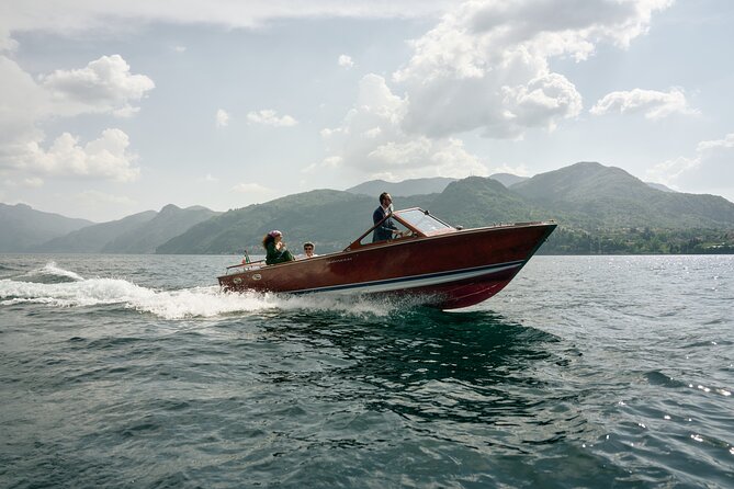 Private Lake Como Wooden Speedboat Tour with Aperitif - Menaggio and Santa Maria Rezzonico: Bond-film lore and a medieval castle angle