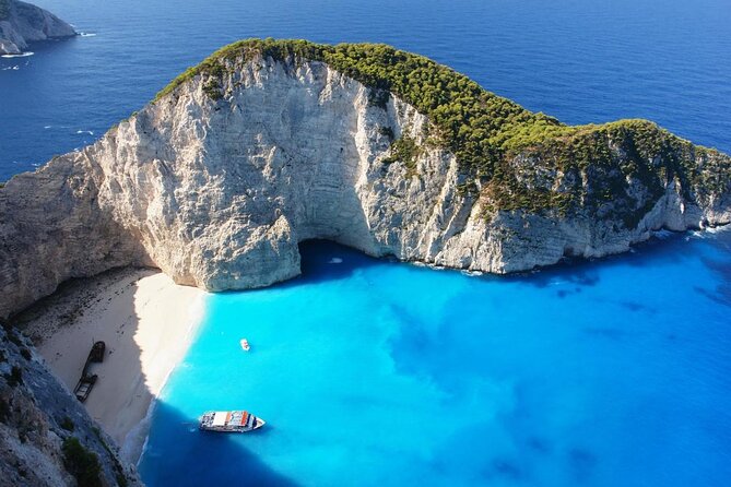 Private Luxury 6.5m 140hp Speedboat cruise Shipwreck & Blue Caves - Key things to know before you go