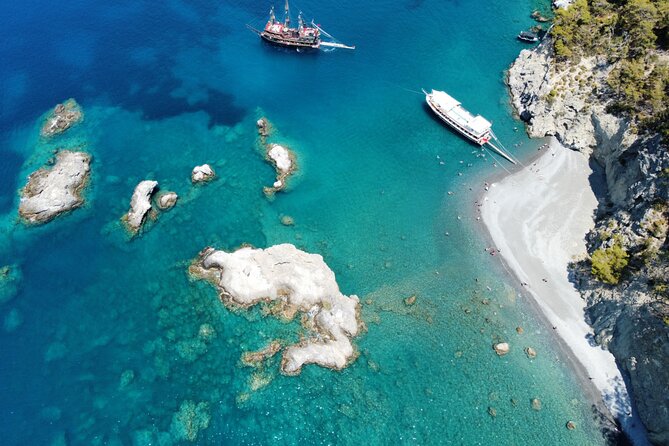 Private Oludeniz Speed Boat Tour - Captains and crew: why the tone of the trip can change