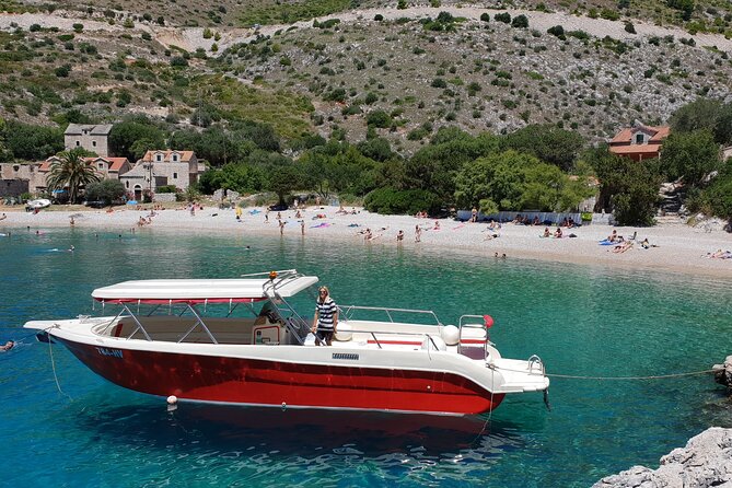 Private Red Rocks and Pakleni Islands beach hopping speedboat tour - The 10:00 Departure and How the Day Flows