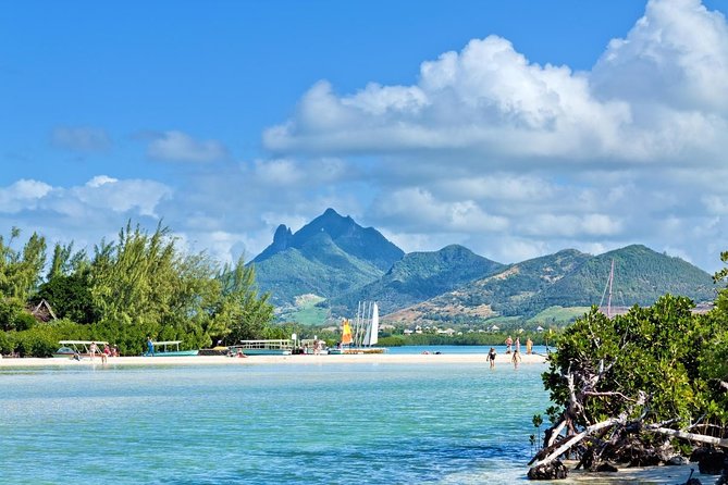 Private speed boat to Ile aux Cerfs full-day Incl: Lunch & Transfer - Key things to know before you go
