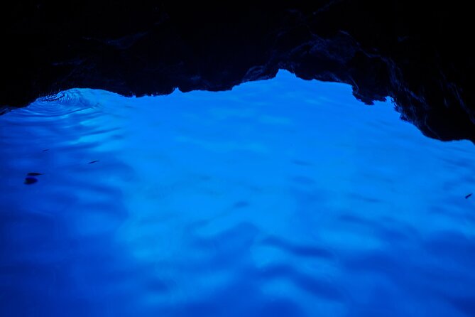 Private Speed Boat Tour to Blue Cave & Pakleni islands - Stiniva Cove: short beach time with dramatic cliffs