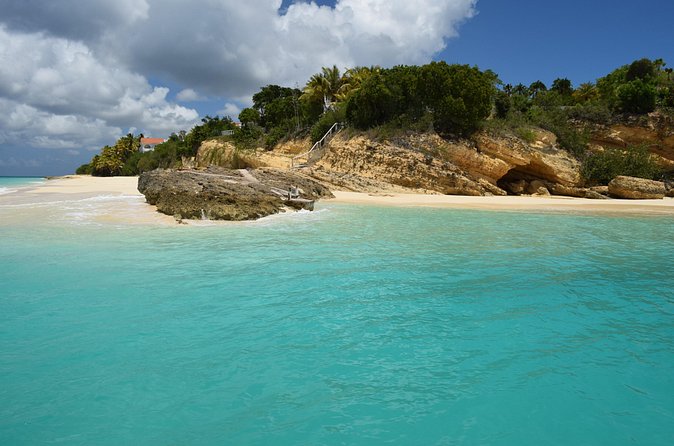 Private Speedboat Charter: St Maarten to Anguilla - What’s included vs. what you’ll pay for