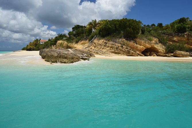 Private Speedboat Charter: St Maarten to Anguilla - Stop 1: Cap Juluca cruising time and the lunch window