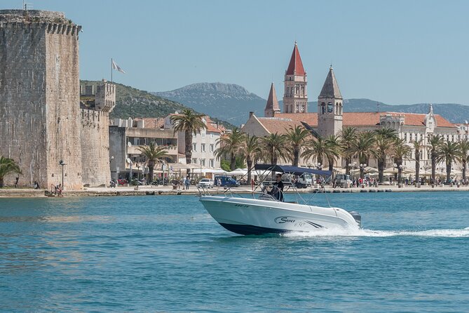 Private speedboat custome-made tour / from Trogir and Split - Entering Dalmatia by speedboat: the big idea behind this tour