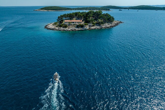 Private speedboat custome-made tour / from Trogir and Split - Lunch on board is not included, so plan a tavern stop