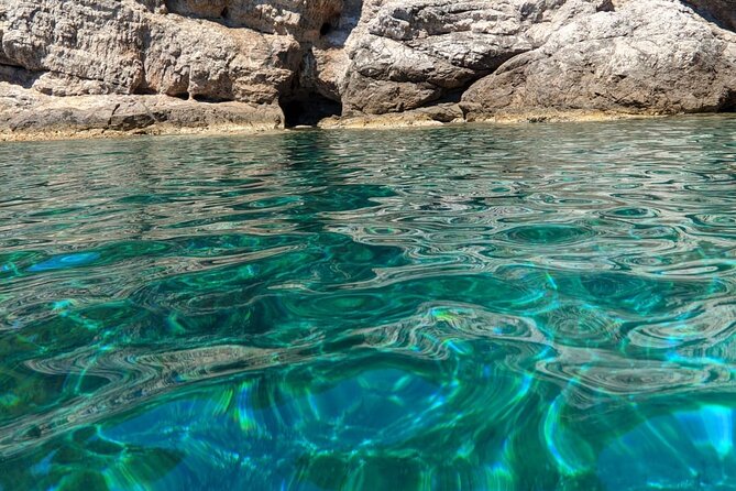 Private Speedboat Tour- Blue cave, sandy beaches and snorkelling - Drinks, Snorkeling Gear, and the Real Value of the Inclusions
