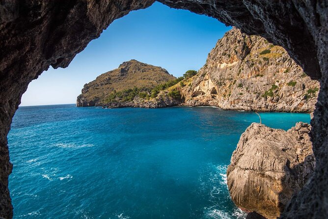 Private Speedboat Tour | Caves Beaches Islands and more - Getting to the water: meeting point and how the itinerary feels in real time