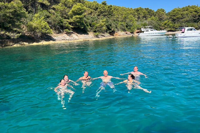 Private Speedboat Tour from Zadar: Scenic Bays & Island Villages - Price and value: $384.08 per group (up to 11) and the lunch gap