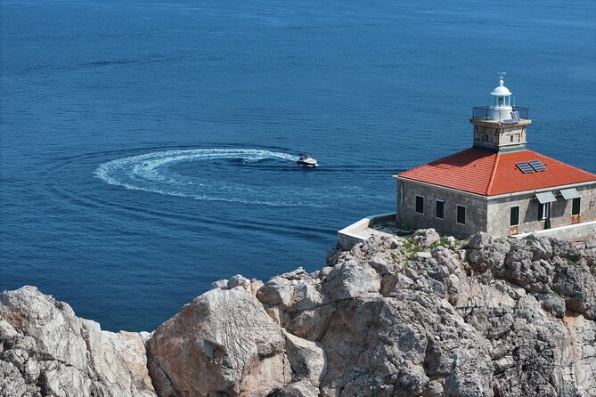 Private Speedboat Tour in Dubrovnik - Getting there: Gruž Market and the pickup deal
