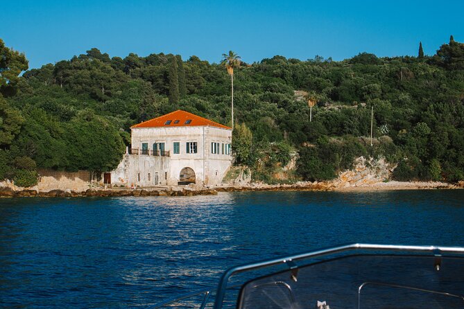 Private Speedboat Tour over Elaphiti Islands and Hidden Caves - Sunj Beach for shallow-water swimming and beach-bar breaks