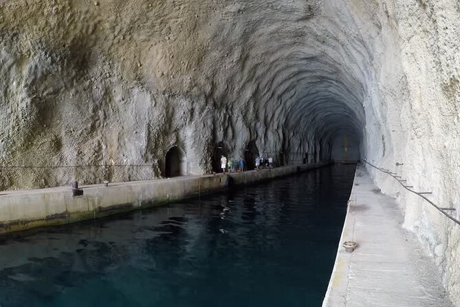 Private speedboat tour : Sakarun beach, Dugi otok, Golubinka Cave - Veli Žal natural beach swim: cliffs, blue water, and real time in the sea