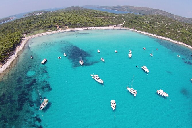 Private speedboat tour : Sakarun beach, Dugi otok, Golubinka Cave - Sunken ship stop plus snorkeling time: where the day gets hands-on