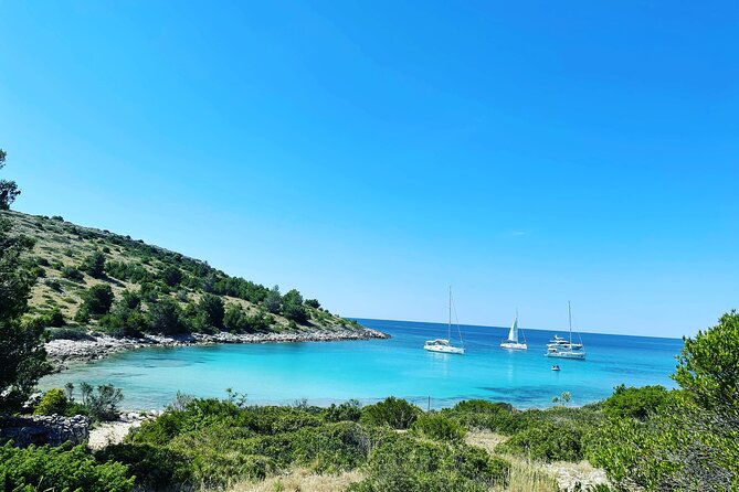 Private speedboat tour : Sakarun beach, Dugi otok, Golubinka Cave - Meeting at Uvala Dražanica: start on time and stay flexible