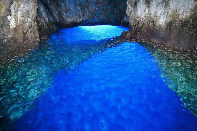 Private speedboat tour to Blue Cave and visit Island Hvar - Drvenik Veli and the Blue Lagoon kayak time