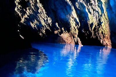 Private speedboat tour to Blue Cave and visit Island Hvar - Trogir start (7:00 am): how to set yourself up