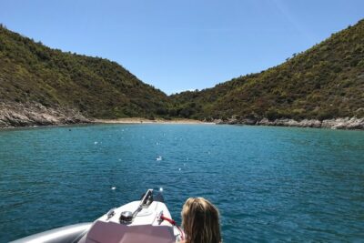 Private speedboat tour to Blue cave, Vis and Hvar - The full-day schedule: caves, fishermen villages, and one walk in Hvar