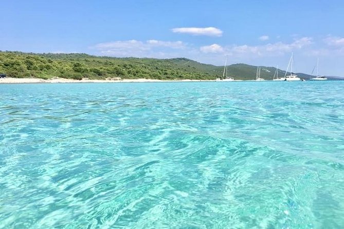 Private Speedboat tour to Sakarun Bay and Golubinka cave - The skipper and equipment: what you’re really paying for