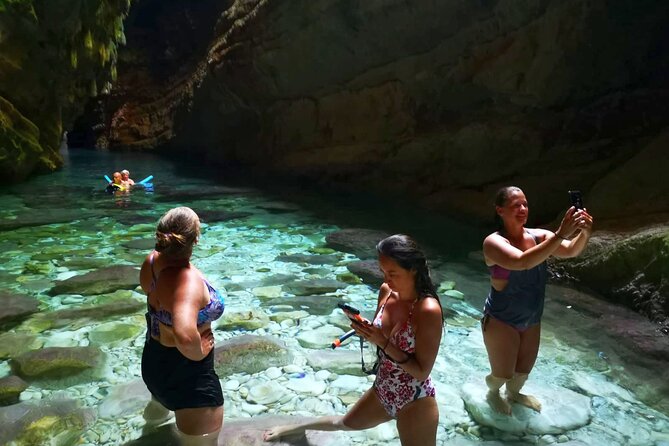 Private Speedboat tour to Sakarun Bay and Golubinka cave - Veli Rat lighthouse: a classic landmark with a built-in payoff
