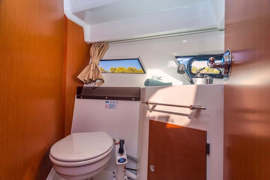 Private speedboat tours Sea Symphony - Price and value: what you’re paying for, and what you’ll likely add