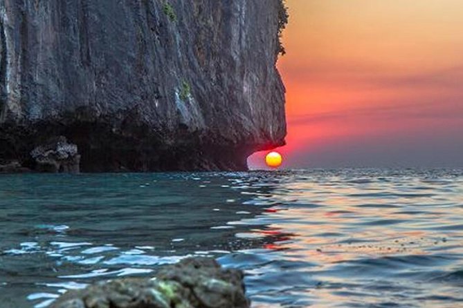 Private Tour Phi Phi Early Bird Premium Tour by Speed Boat - The practical feel of a premium early tour