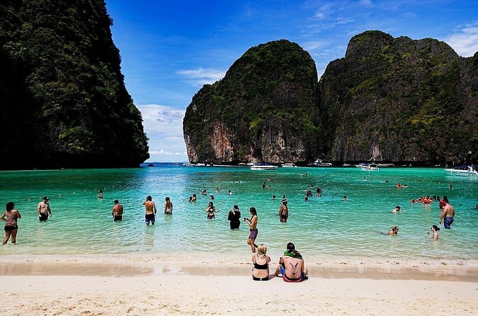 Private Tour Phi Phi Early Bird Premium Tour by Speed Boat - Pileh Lagoon / Pileh Bay: the swim-and-photo stretch