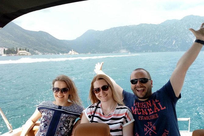 Private tour with speed boat - Perast and Lady of the rock - Cruise Feel on the Water: 90 Minutes That Moves Fast
