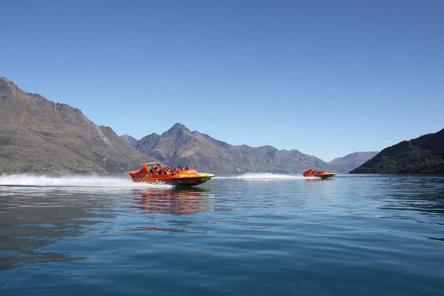 Queenstown: Jet Boat Adventure with Thunder Jet - Getting wet, staying comfortable: what the safety briefing really means